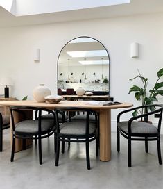 Shella Dining Table